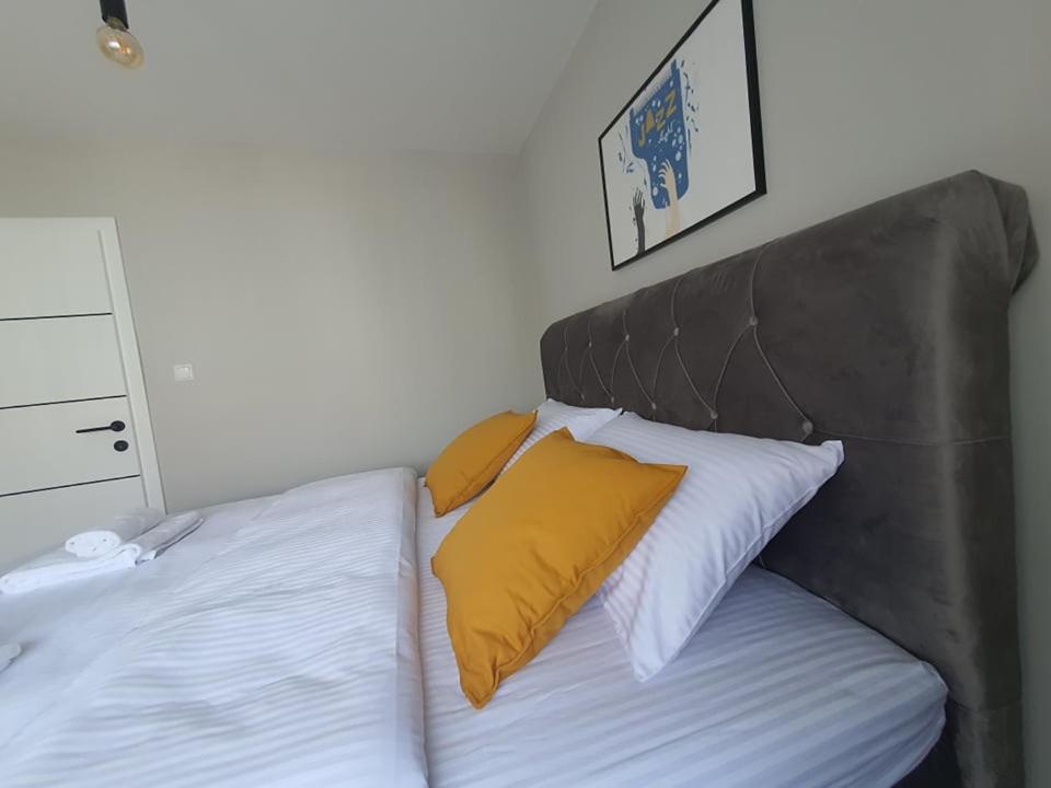 Jazz Stan Na Dan Appartement Brčko Buitenkant foto